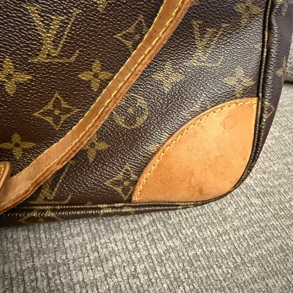 Louis Vuitton Brown and Tan Shoulder Bag - Picture 2 of 8